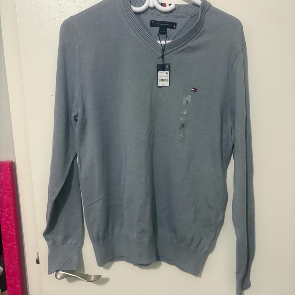 Tommy Hilfiger Men's Light Gray Crewneck Sweater